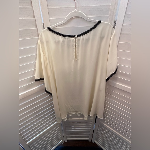 NWT Torrid Size 6X Blouse - Picture 3 of 6